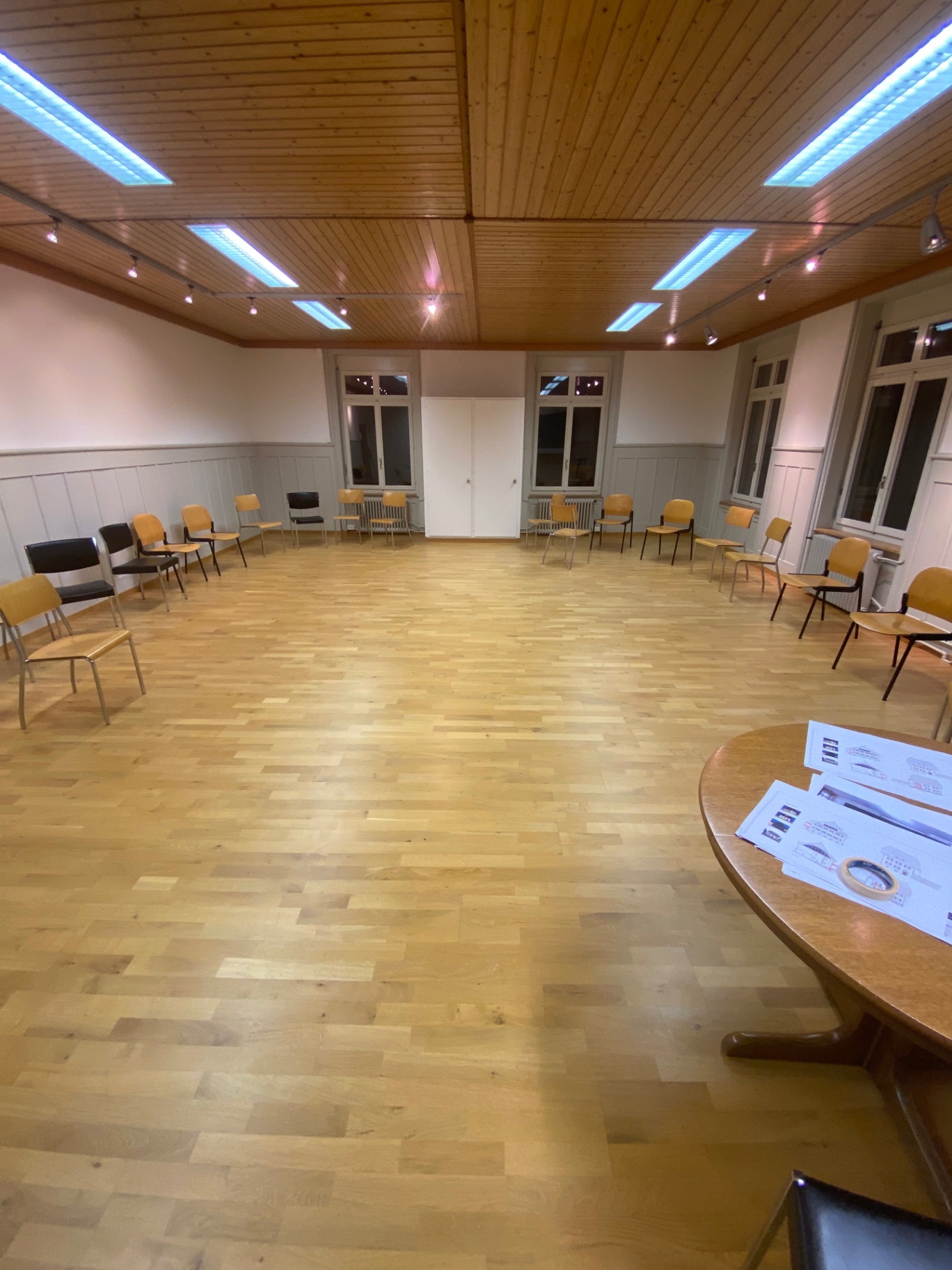 Klassenzimmer als Versammlungsraum