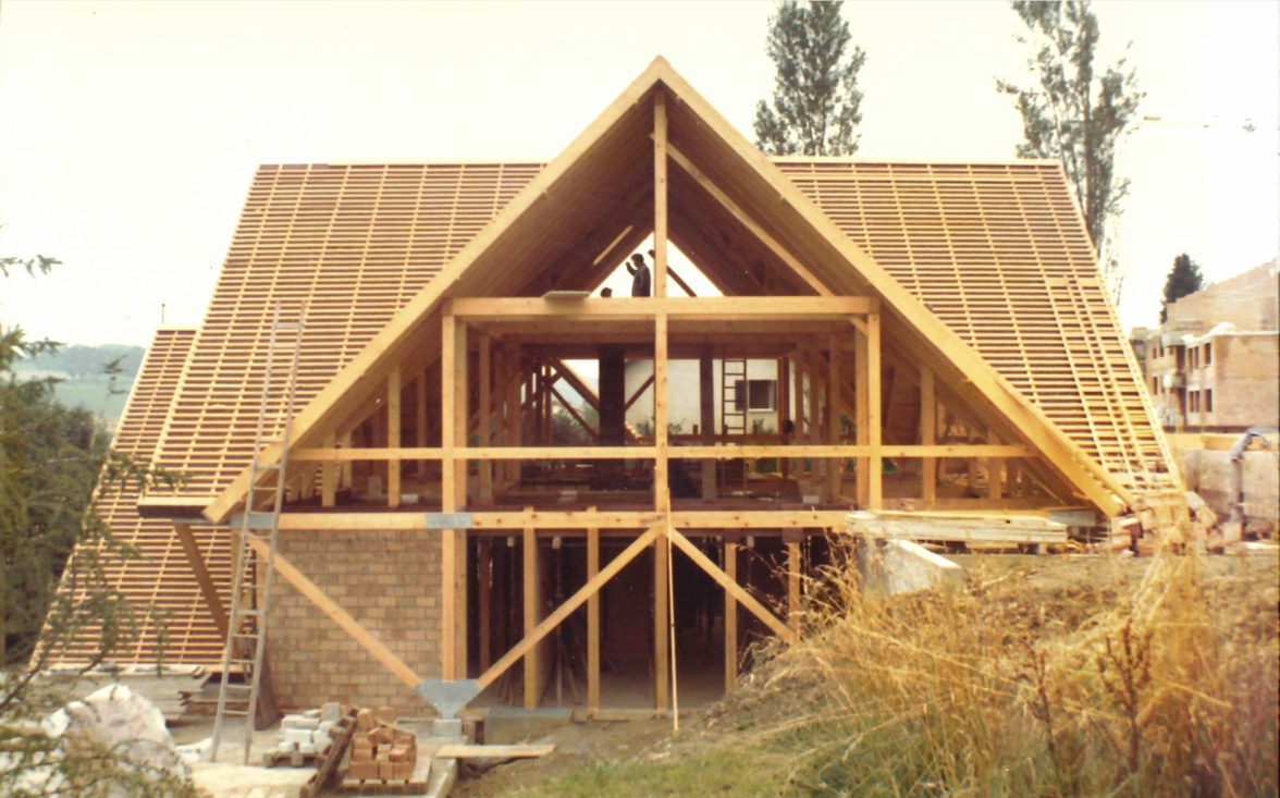 Rohbau mit Dachstuhl